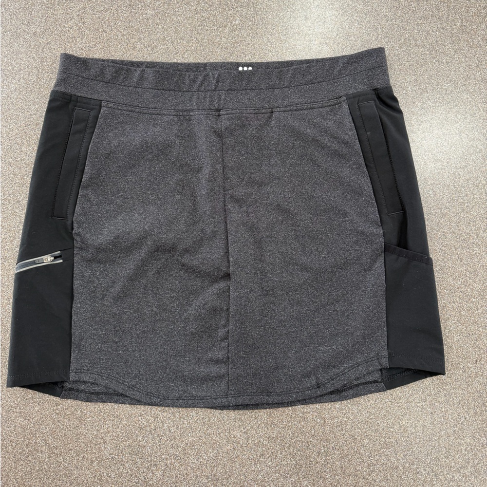 Title Nine Skirt Gray Black Athletic Tennis Golf Hiking Activewear Zip Pockets